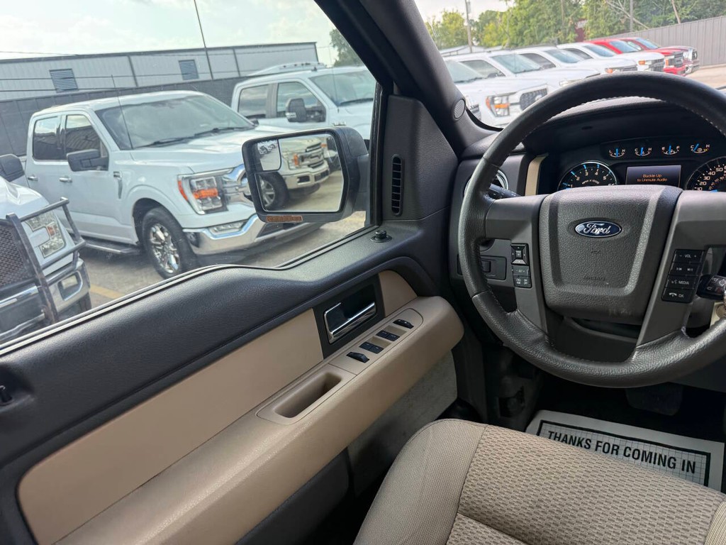 Ford F-150 Vehicle Full-screen Gallery Image 19
