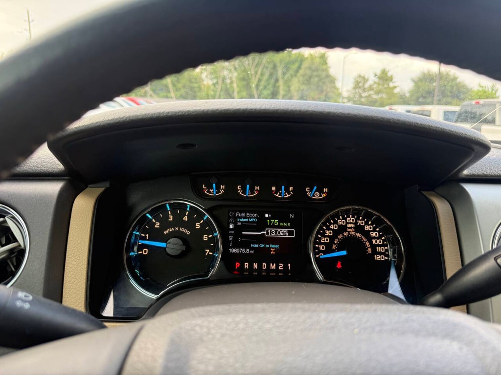 Ford F-150 Vehicle Full-screen Gallery Image 30