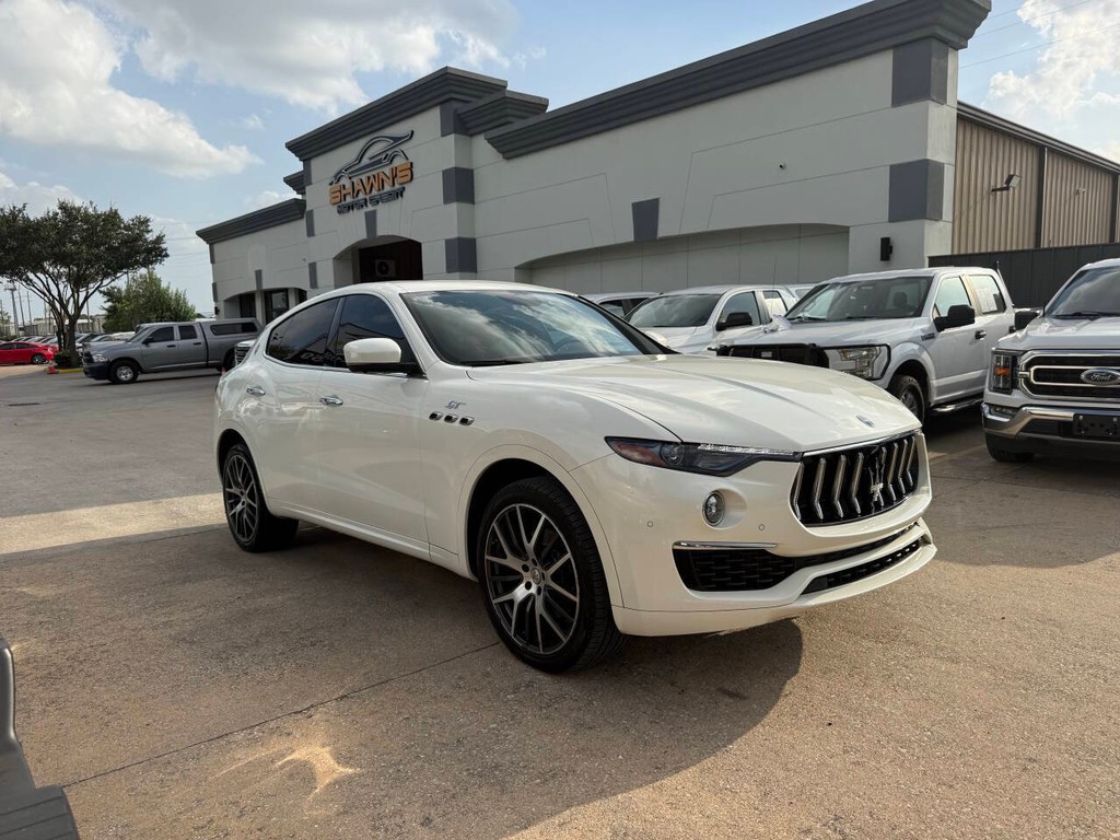 Maserati Levante Vehicle Full-screen Gallery Image 02