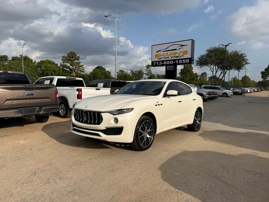 Maserati Levante Vehicle Full-screen Gallery Image 03