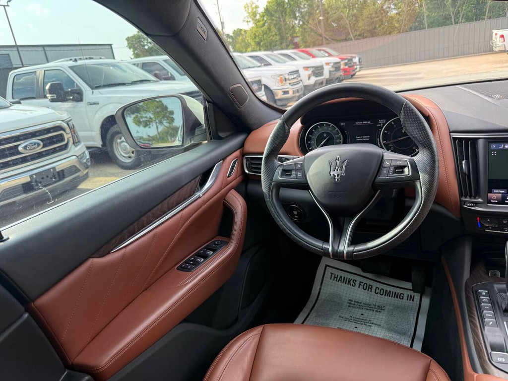 Maserati Levante Vehicle Full-screen Gallery Image 19