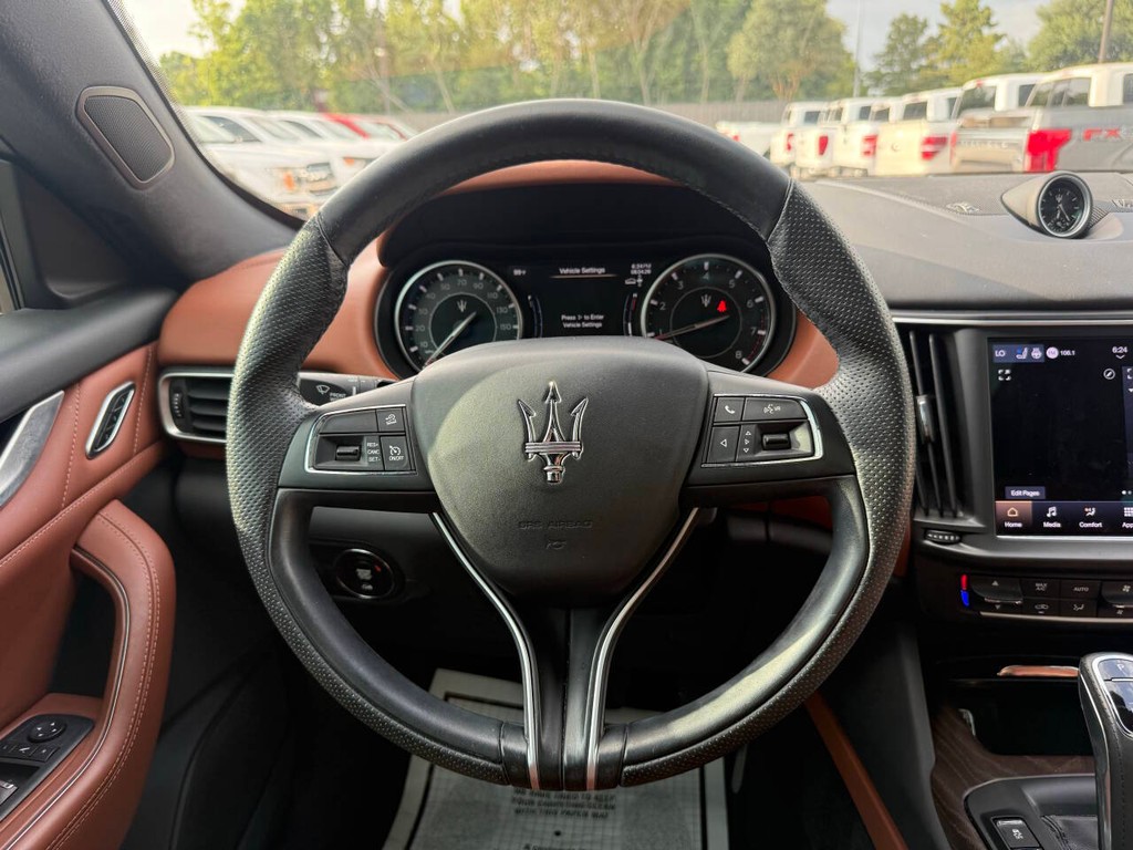 Maserati Levante Vehicle Full-screen Gallery Image 22