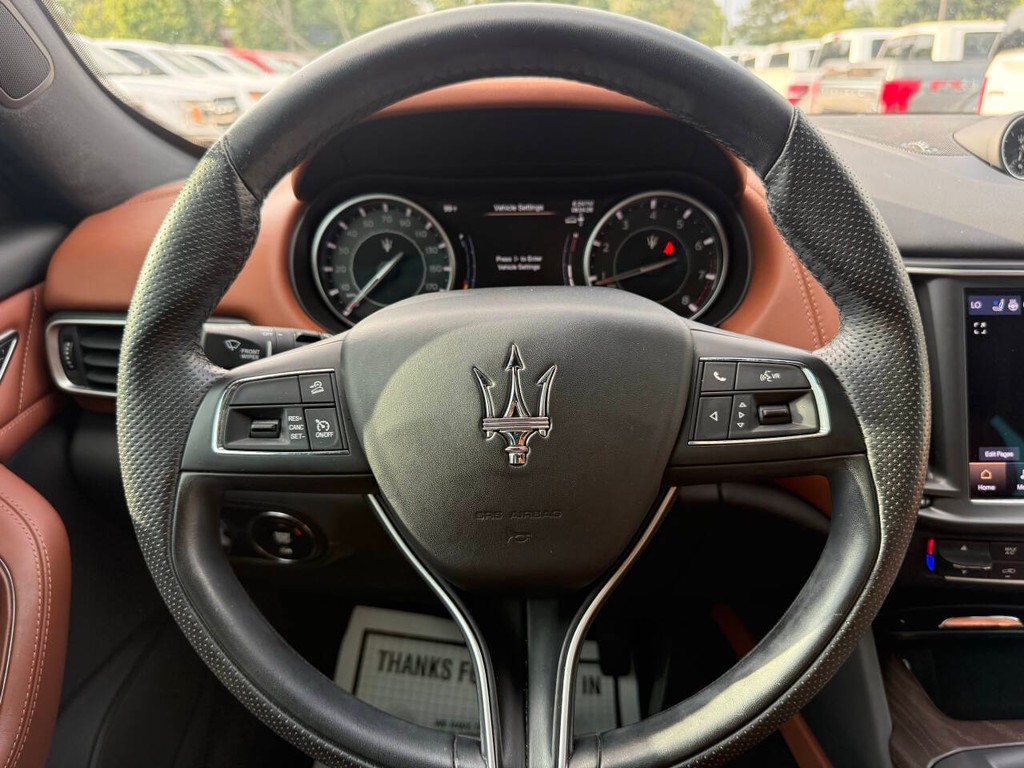 Maserati Levante Vehicle Full-screen Gallery Image 23