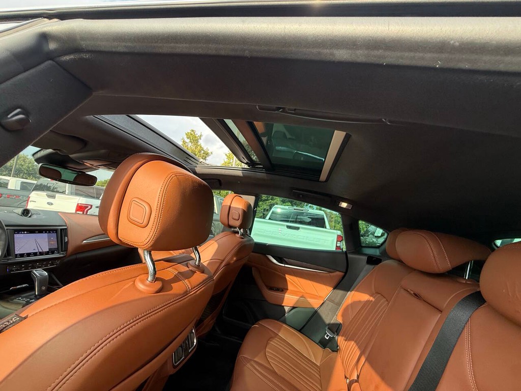 Maserati Levante Vehicle Full-screen Gallery Image 31