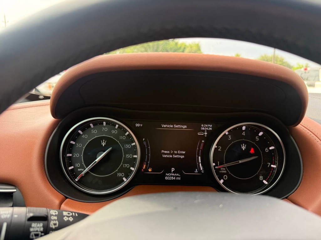 Maserati Levante Vehicle Full-screen Gallery Image 32