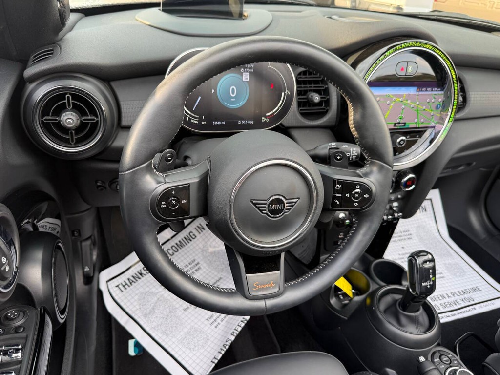 MINI Convertible Vehicle Full-screen Gallery Image 23