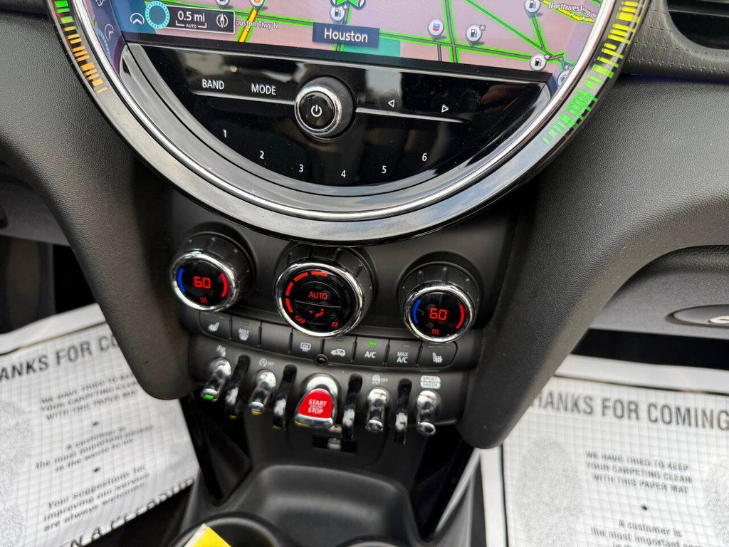 MINI Convertible Vehicle Full-screen Gallery Image 28