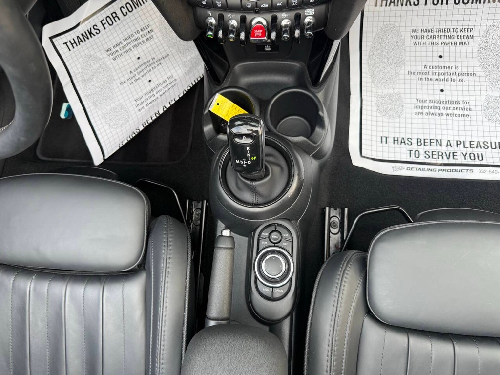 MINI Convertible Vehicle Full-screen Gallery Image 29