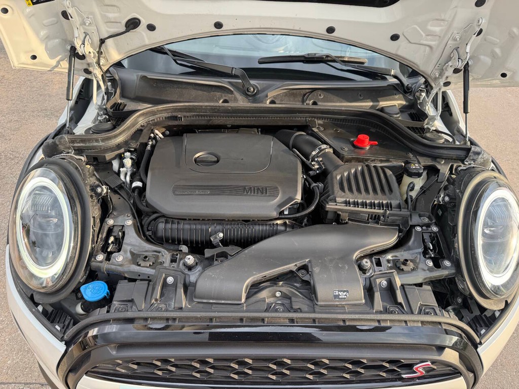 MINI Convertible Vehicle Full-screen Gallery Image 33