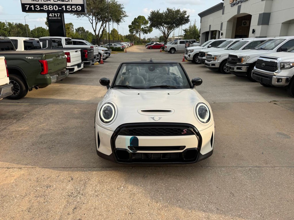MINI Convertible Vehicle Full-screen Gallery Image 39