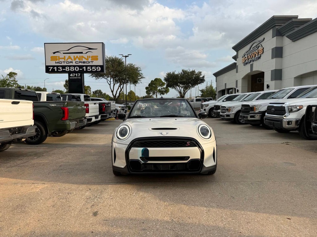 MINI Convertible Vehicle Full-screen Gallery Image 40