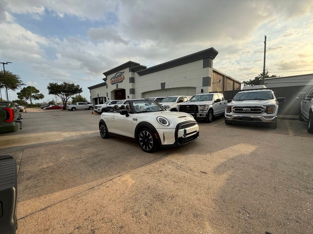 MINI Convertible Vehicle Full-screen Gallery Image 43