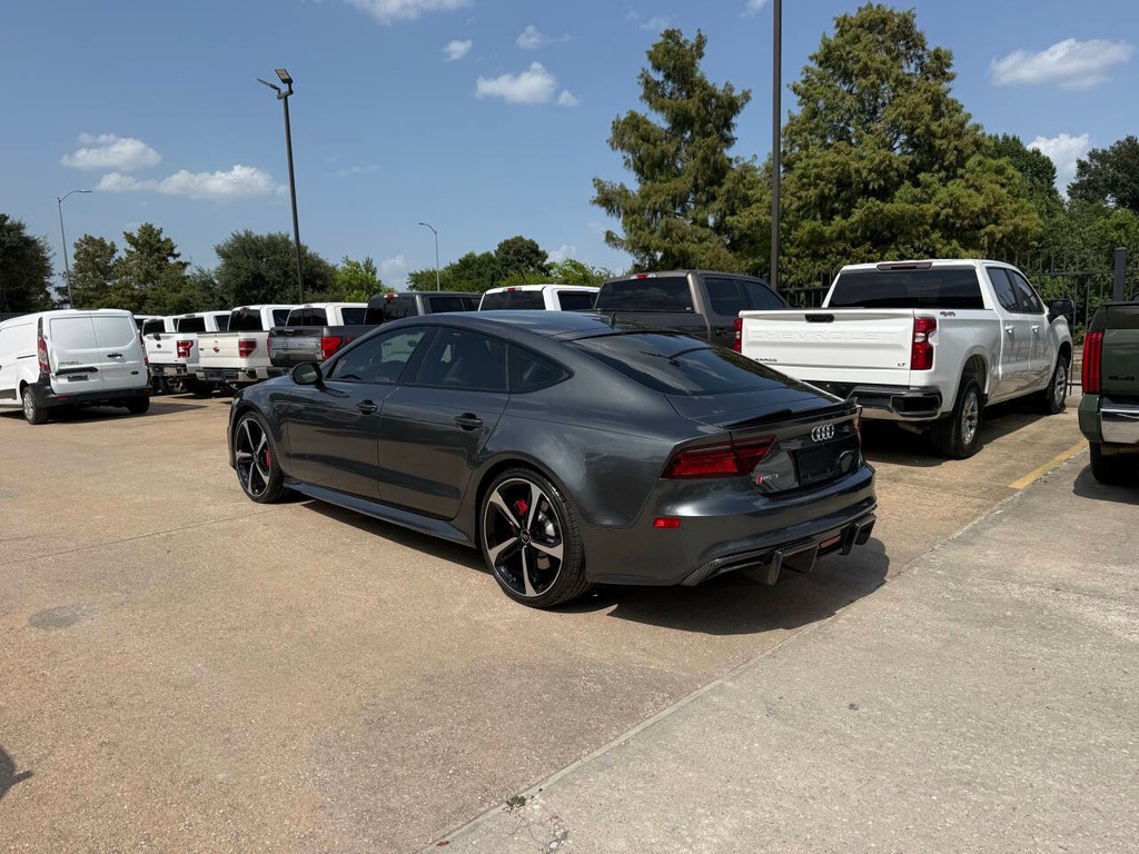 Audi RS 7 Vehicle Full-screen Gallery Image 04