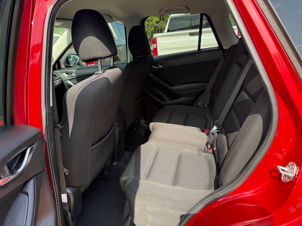 Mazda CX-5 Vehicle Full-screen Gallery Image 13