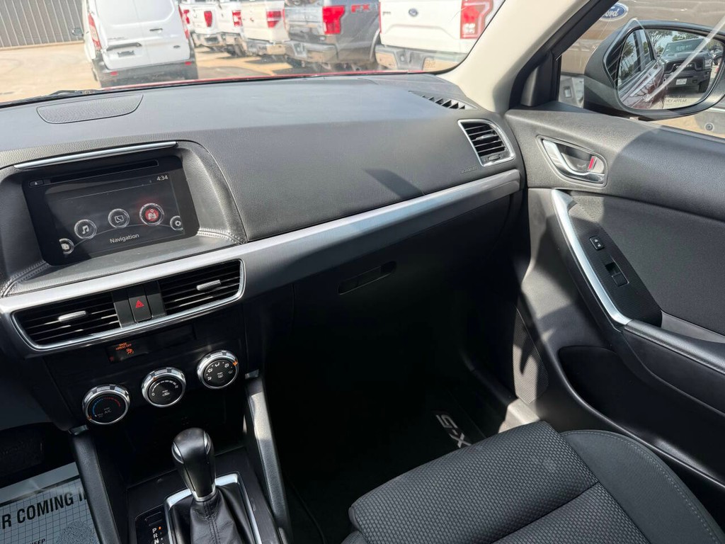 Mazda CX-5 Vehicle Full-screen Gallery Image 20