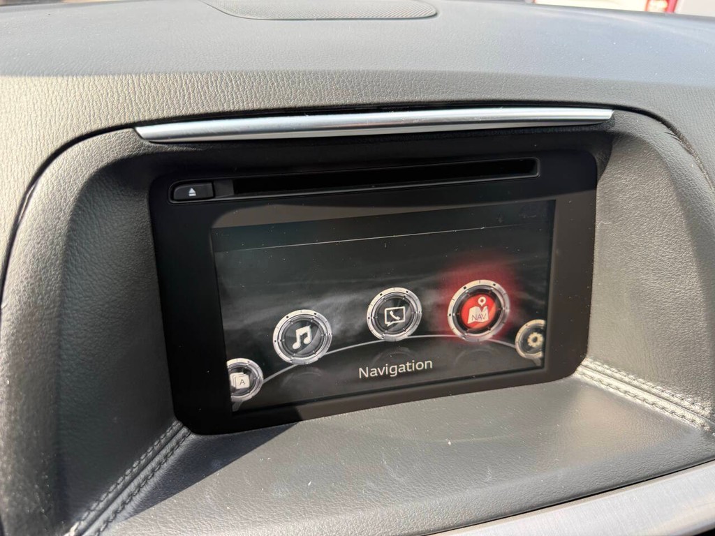 Mazda CX-5 Vehicle Full-screen Gallery Image 25