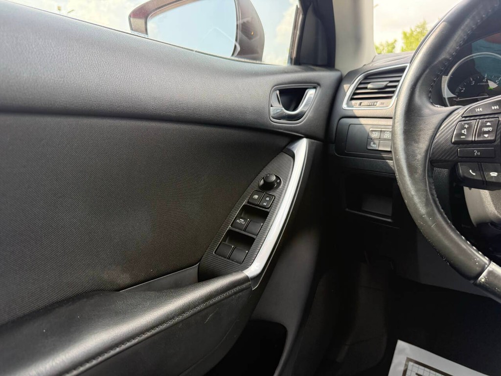 Mazda CX-5 Vehicle Full-screen Gallery Image 29