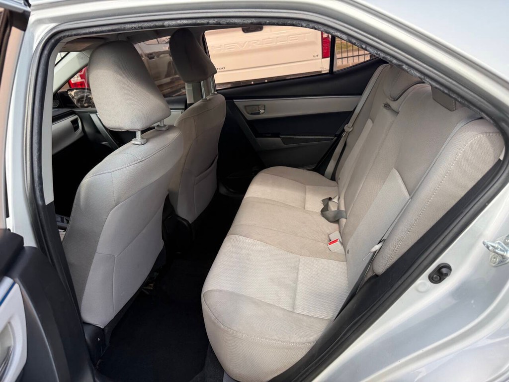 Toyota Corolla Vehicle Full-screen Gallery Image 13