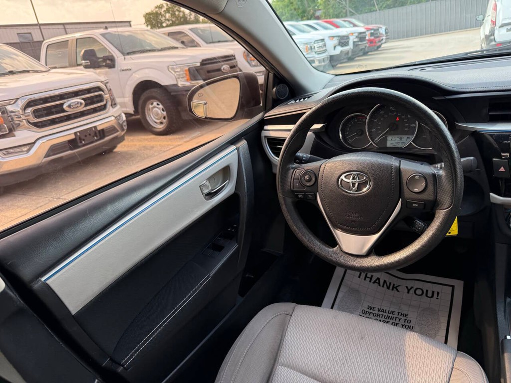 Toyota Corolla Vehicle Full-screen Gallery Image 20