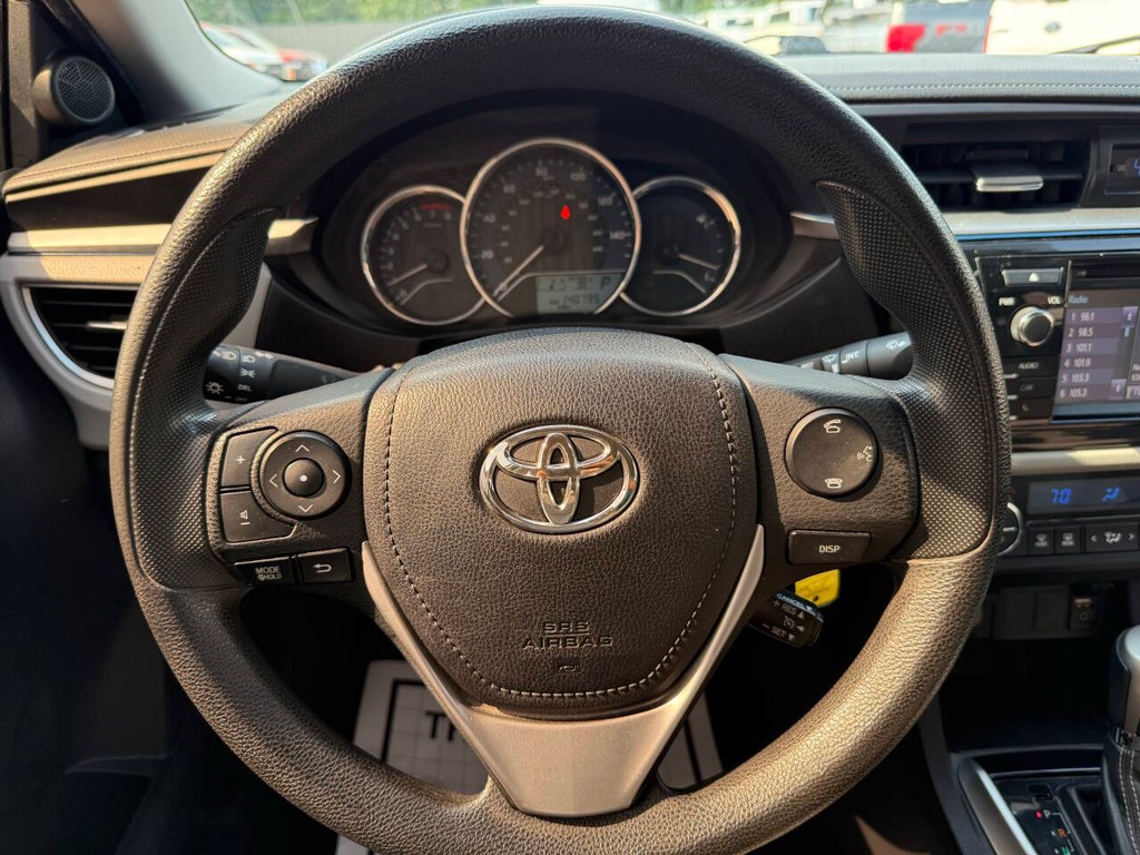 Toyota Corolla Vehicle Full-screen Gallery Image 26