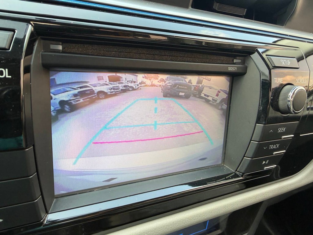 Toyota Corolla Vehicle Full-screen Gallery Image 29