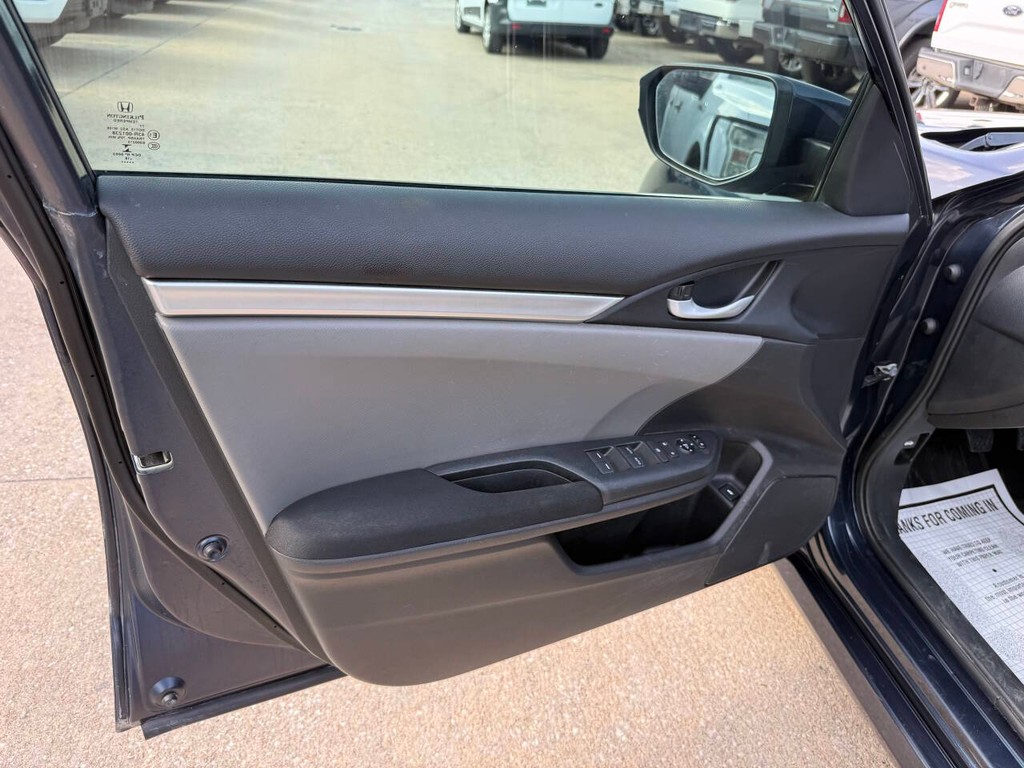 Honda Civic Sedan Vehicle Full-screen Gallery Image 08
