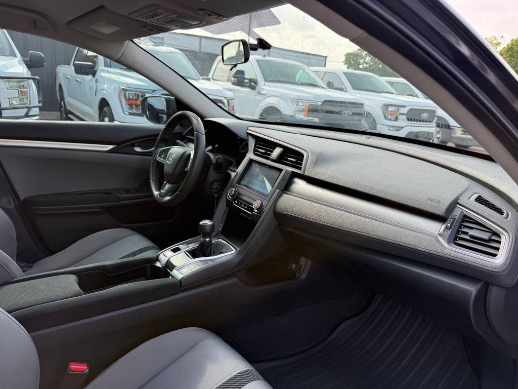Honda Civic Sedan Vehicle Full-screen Gallery Image 09