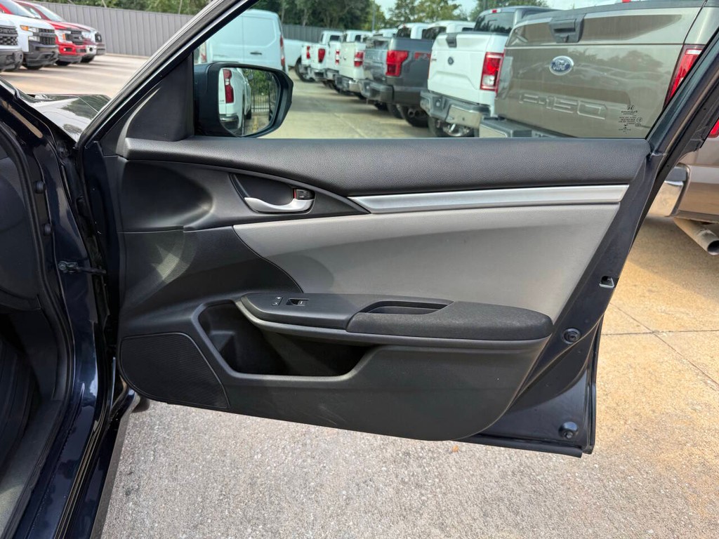 Honda Civic Sedan Vehicle Full-screen Gallery Image 11