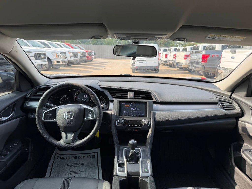 Honda Civic Sedan Vehicle Full-screen Gallery Image 17