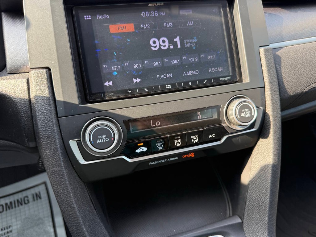 Honda Civic Sedan Vehicle Full-screen Gallery Image 26