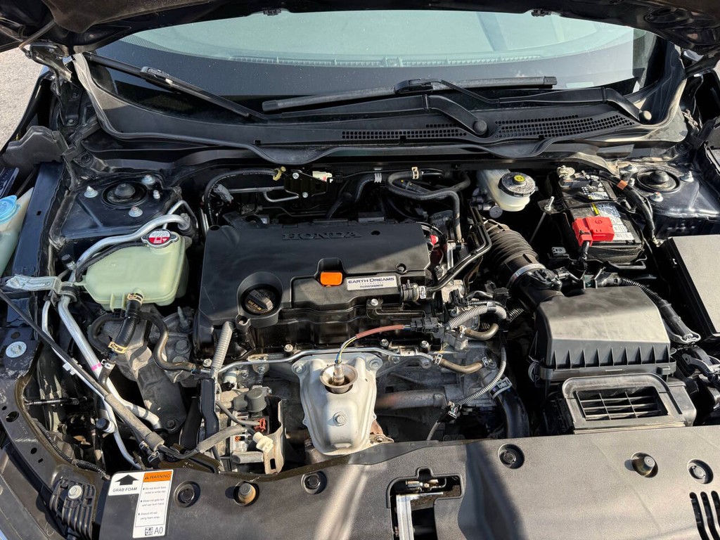 Honda Civic Sedan Vehicle Full-screen Gallery Image 32