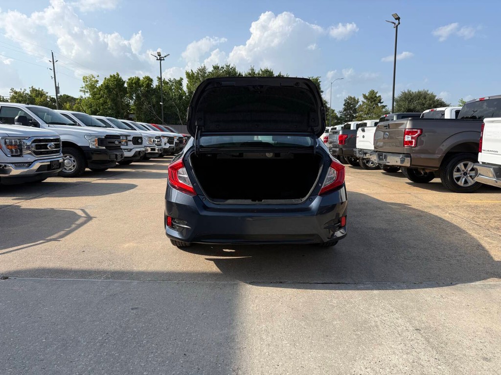 Honda Civic Sedan Vehicle Full-screen Gallery Image 34