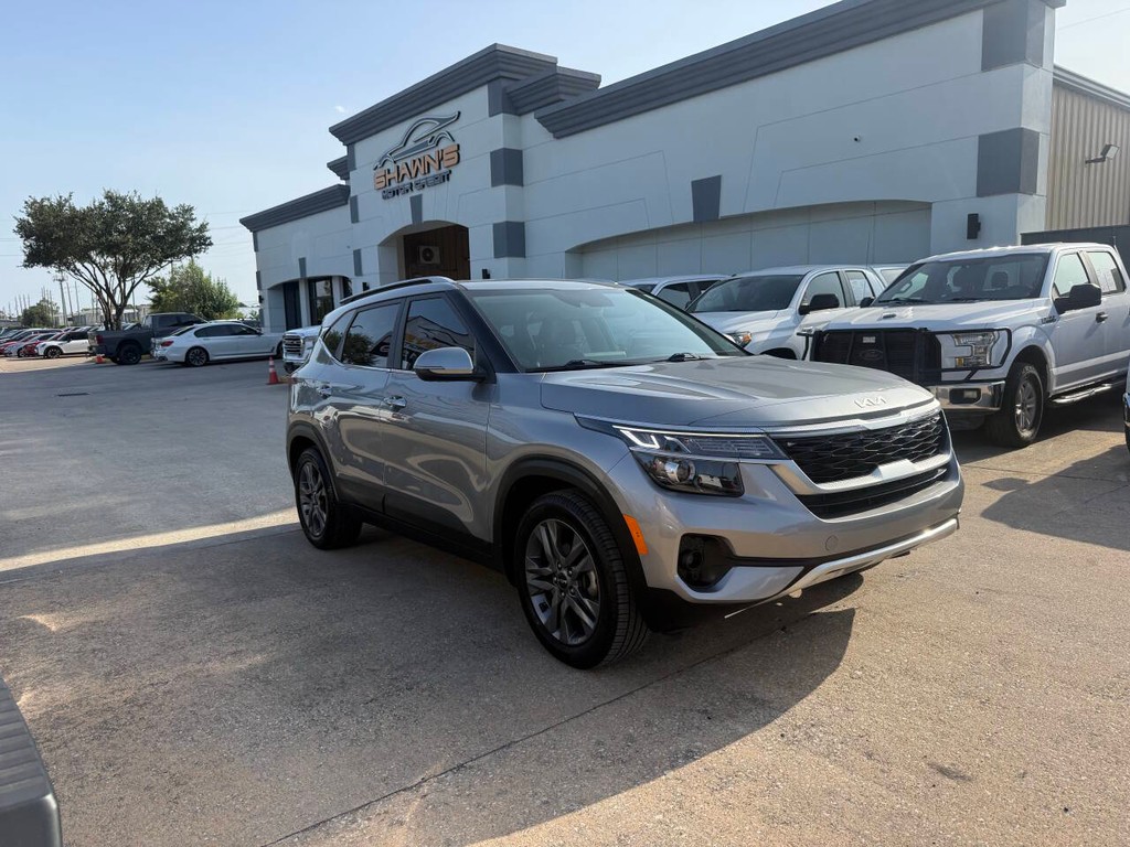 Kia Seltos Vehicle Full-screen Gallery Image 02