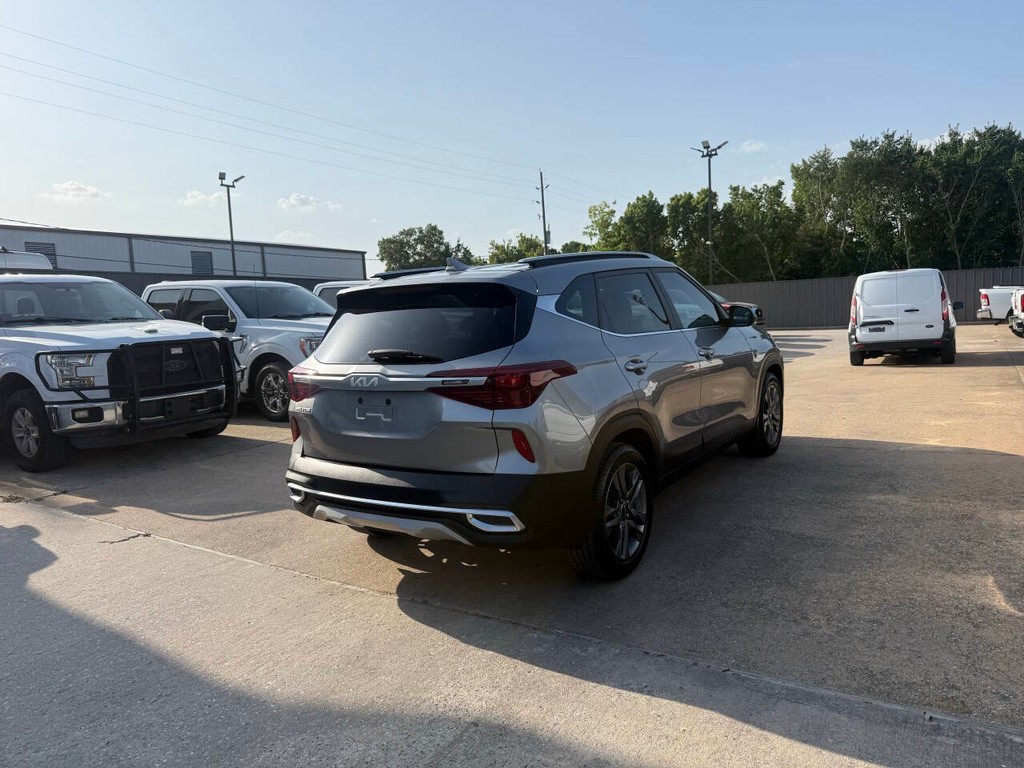 Kia Seltos Vehicle Full-screen Gallery Image 05