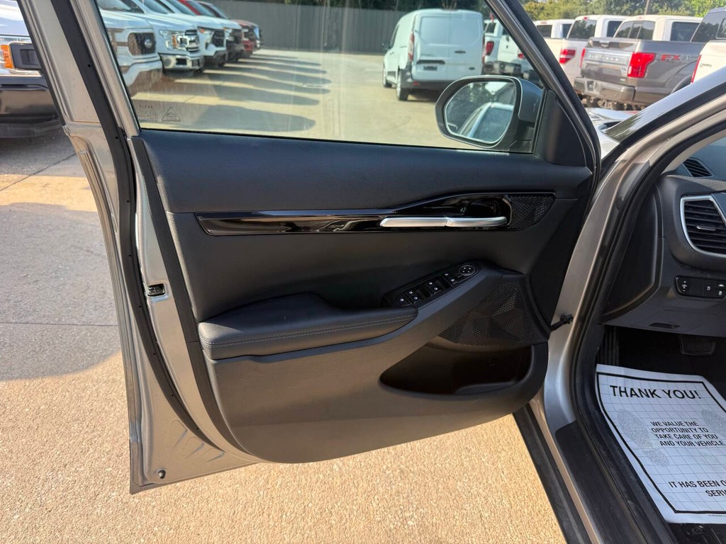 Kia Seltos Vehicle Full-screen Gallery Image 08