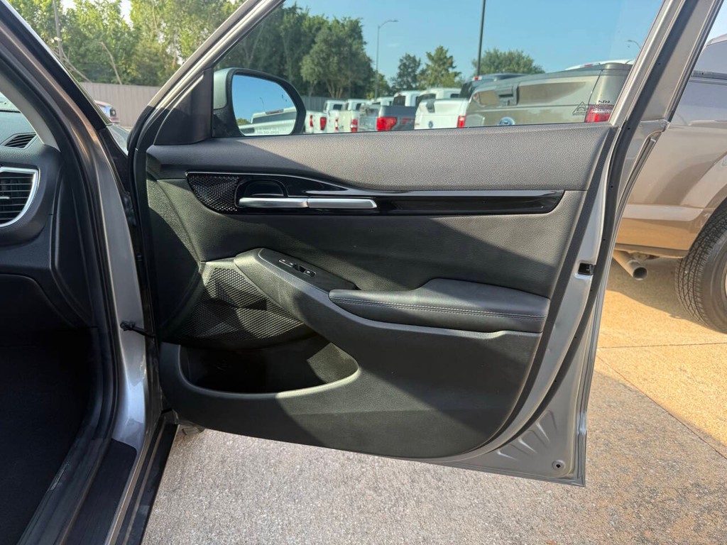 Kia Seltos Vehicle Full-screen Gallery Image 11