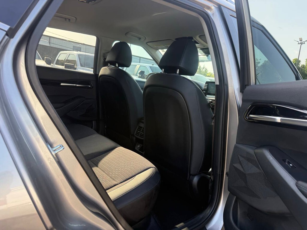 Kia Seltos Vehicle Full-screen Gallery Image 15