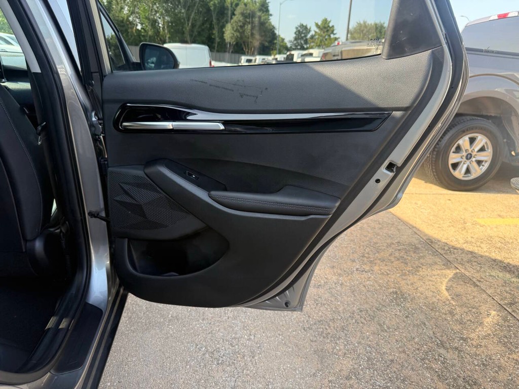 Kia Seltos Vehicle Full-screen Gallery Image 16
