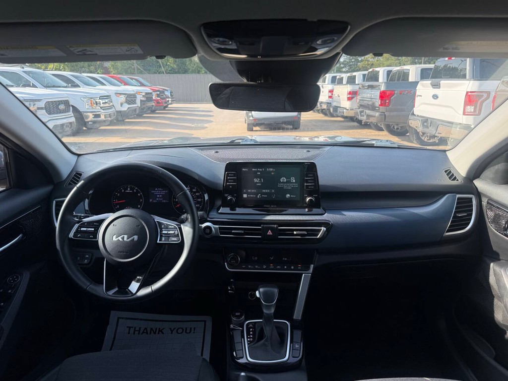 Kia Seltos Vehicle Full-screen Gallery Image 17