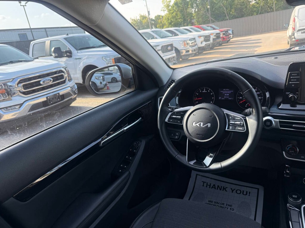 Kia Seltos Vehicle Full-screen Gallery Image 19