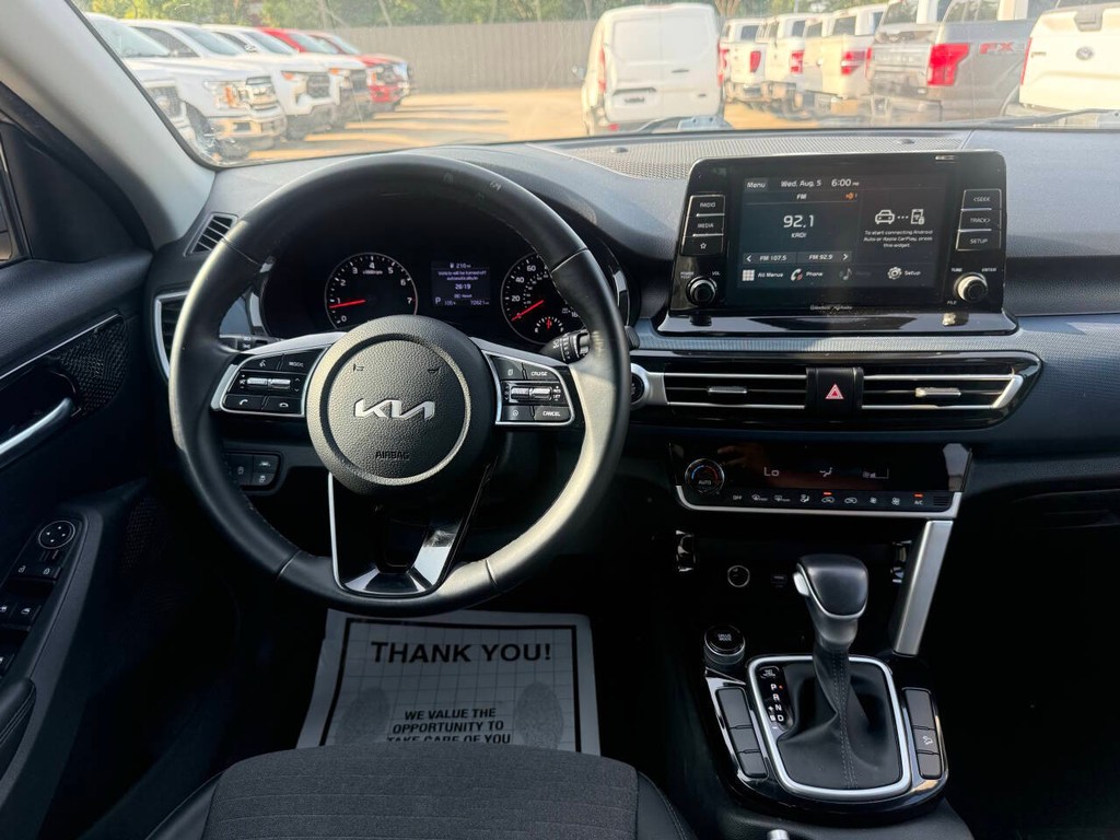 Kia Seltos Vehicle Full-screen Gallery Image 21