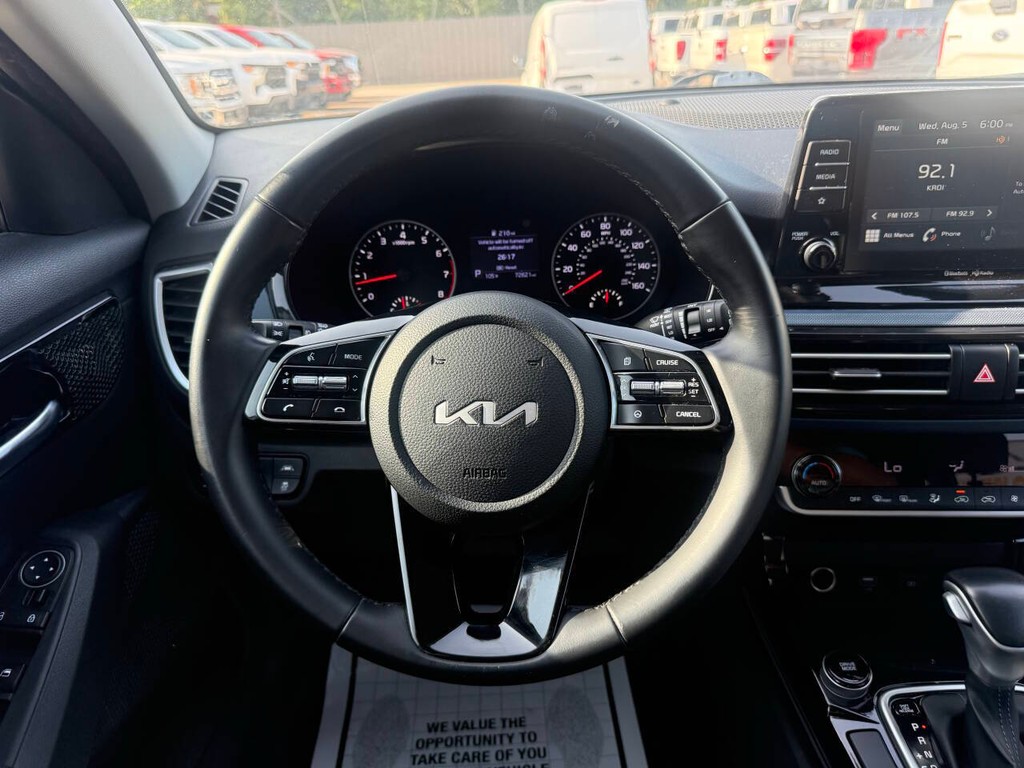Kia Seltos Vehicle Full-screen Gallery Image 22