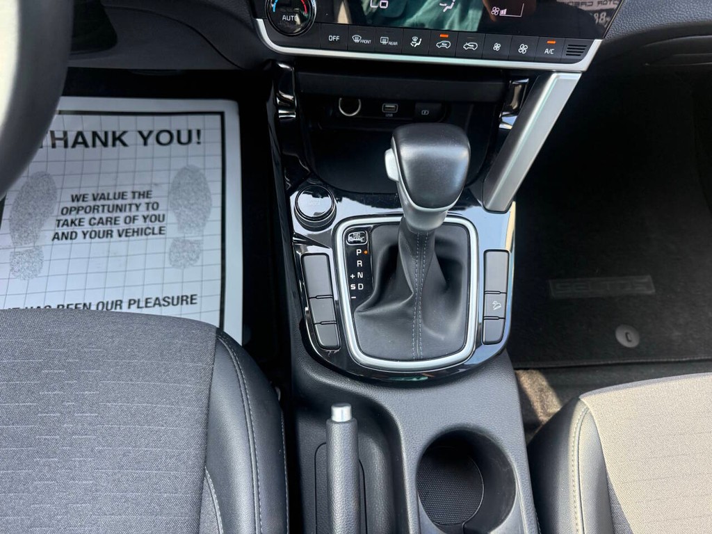 Kia Seltos Vehicle Full-screen Gallery Image 28