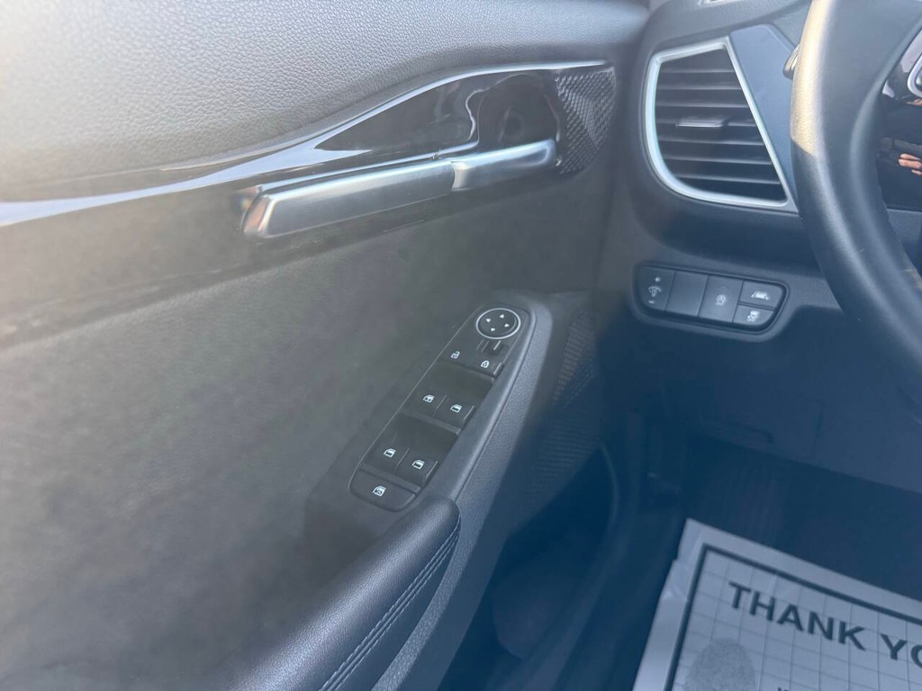 Kia Seltos Vehicle Full-screen Gallery Image 29
