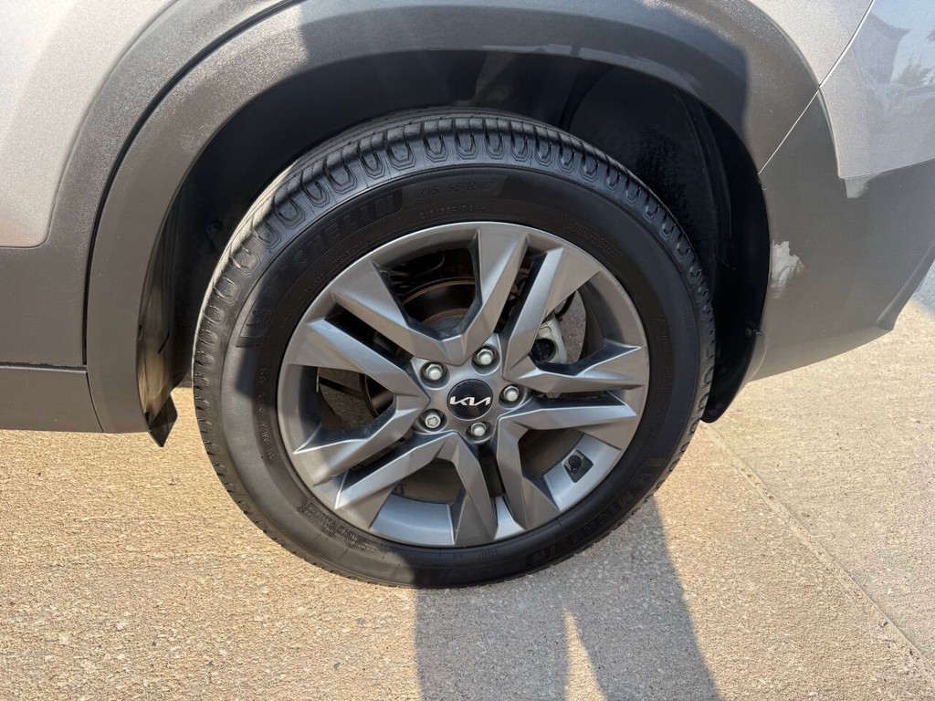 Kia Seltos Vehicle Full-screen Gallery Image 34