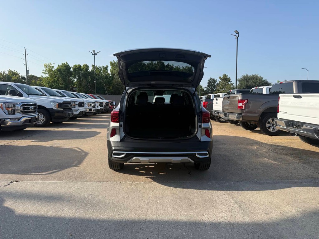 Kia Seltos Vehicle Full-screen Gallery Image 35
