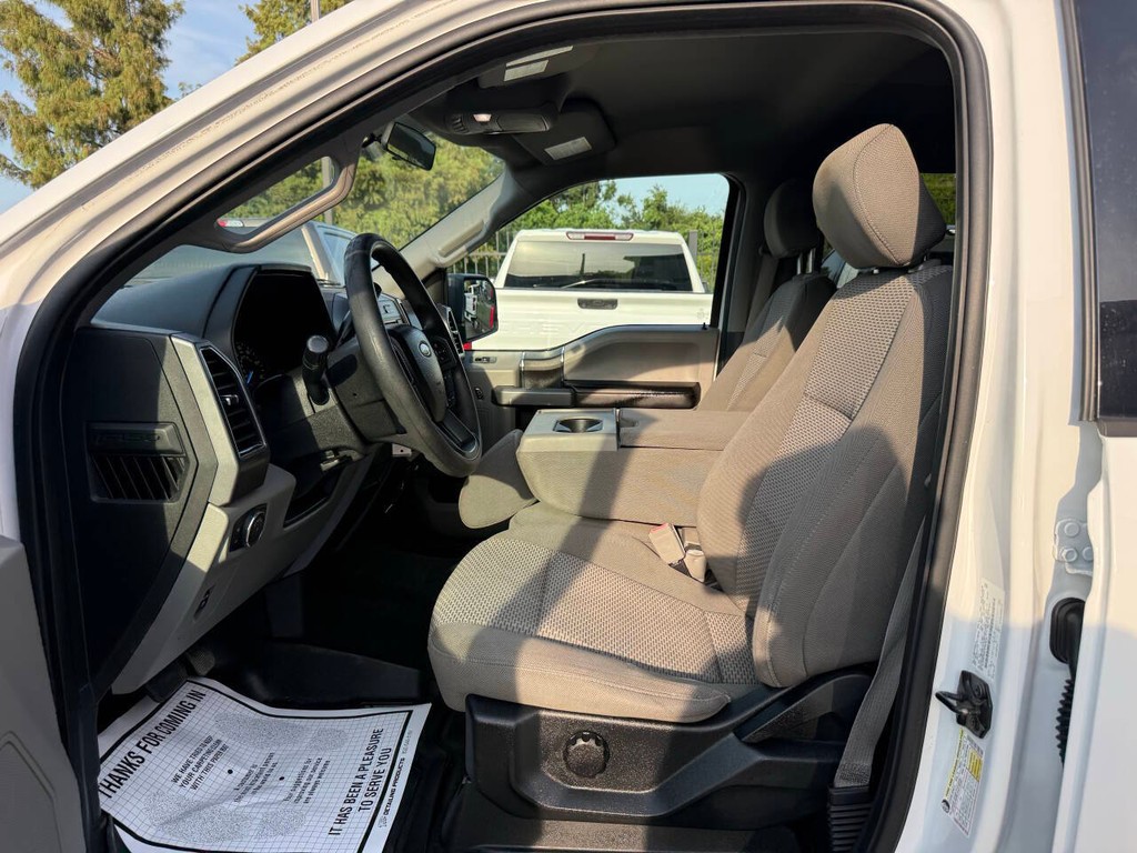 Ford F-150 Vehicle Full-screen Gallery Image 07