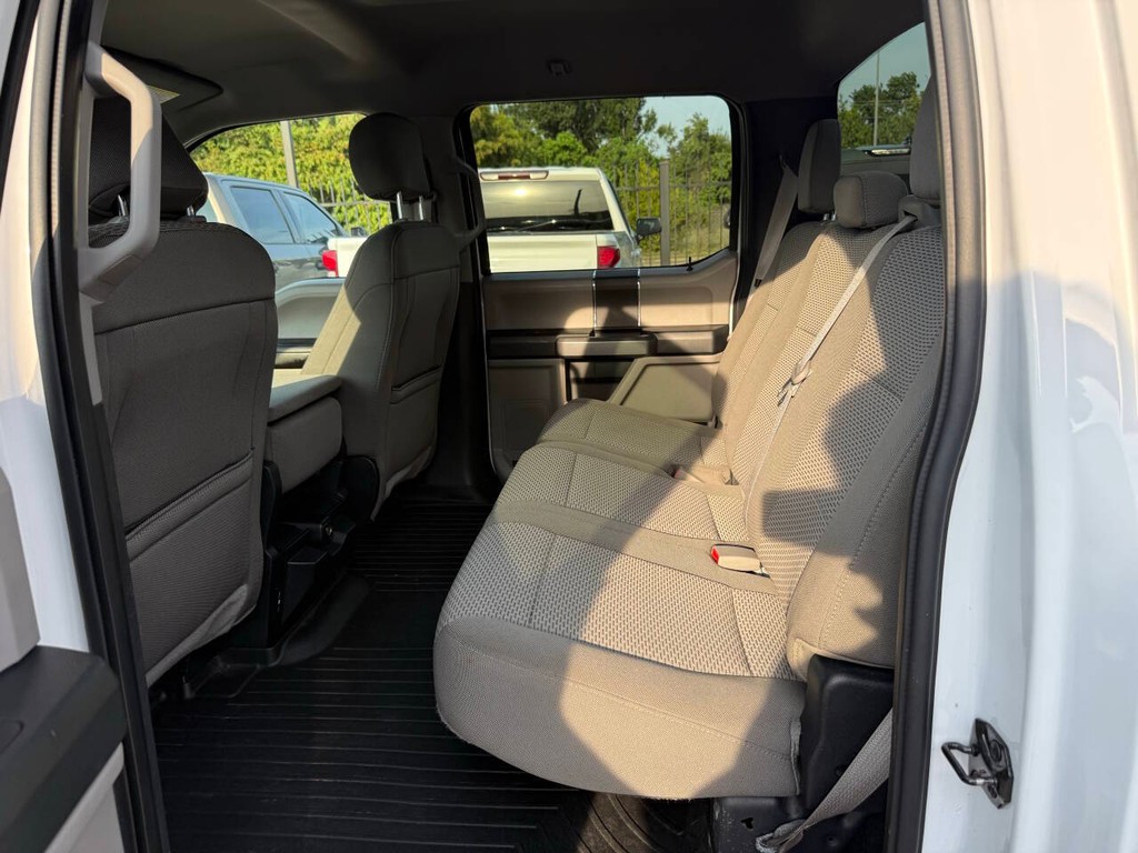 Ford F-150 Vehicle Full-screen Gallery Image 13