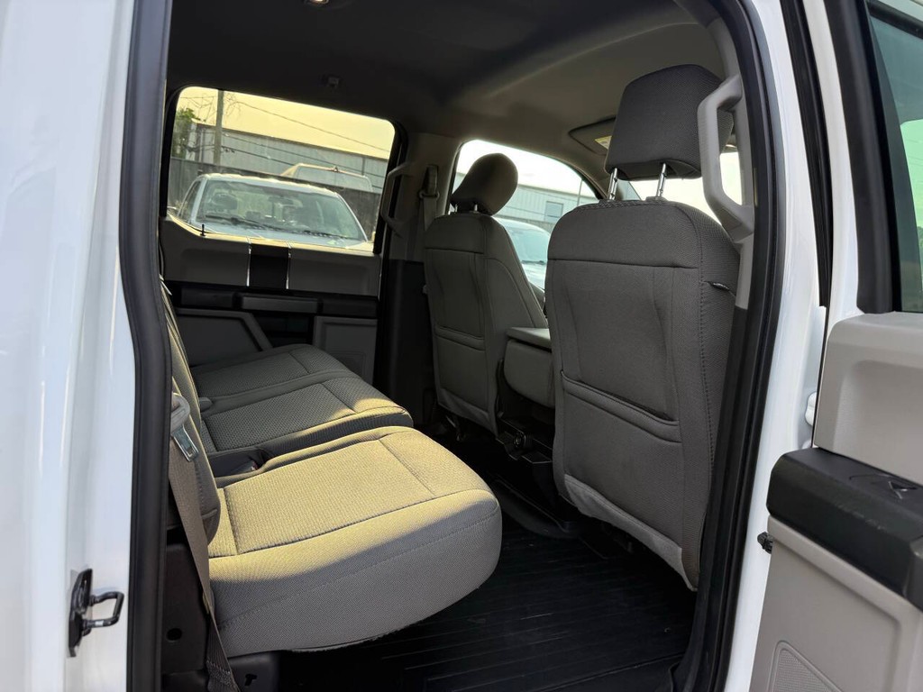 Ford F-150 Vehicle Full-screen Gallery Image 15