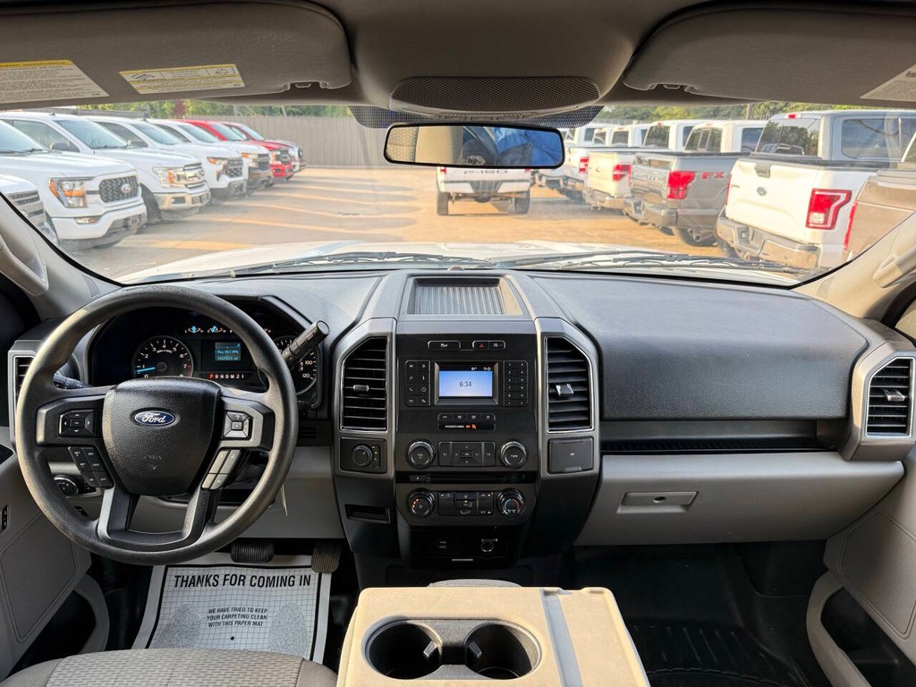 Ford F-150 Vehicle Full-screen Gallery Image 17